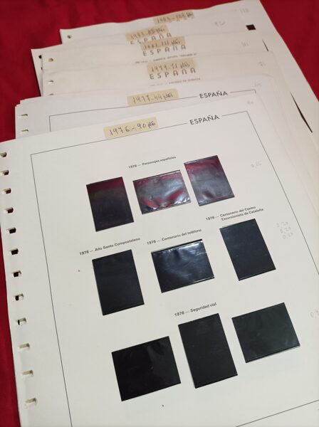 EDIFIL años 1976-1977-1978 montado con estuches negros / Ref.454a