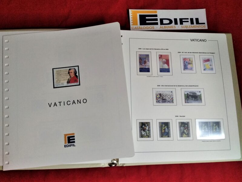EDIFIL  < VATICANO >  años 2010 a 2014 montado con estuches transparentes  / Ref. ex011b